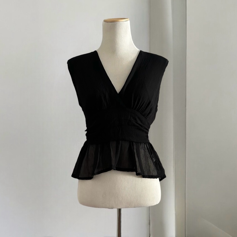 Ro & De Sleeveless Open Back Top Black Size S